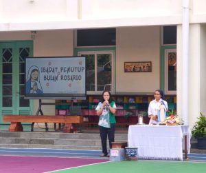 Penutupan Bulan Rosario dengan Pembakaran Ujud Doa