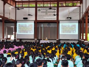 Memeriahkan Hari Pangan Sedunia dengan Menghias Makanan Tradisional