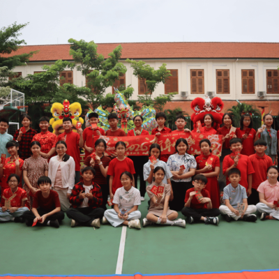 SD Santa Ursula Jakarta Meriahkan Imlek dengan Pertunjukan Barongsai dan Liong