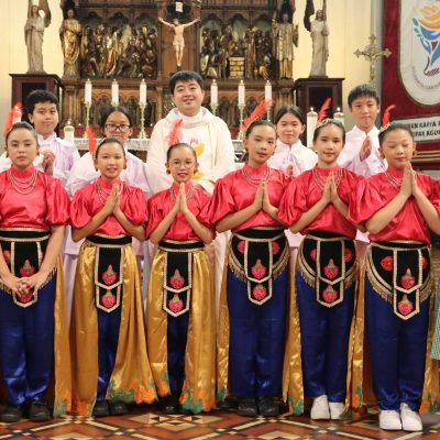 Komuni Pertama Kelas 4: Suasana Bahagia dan Makna